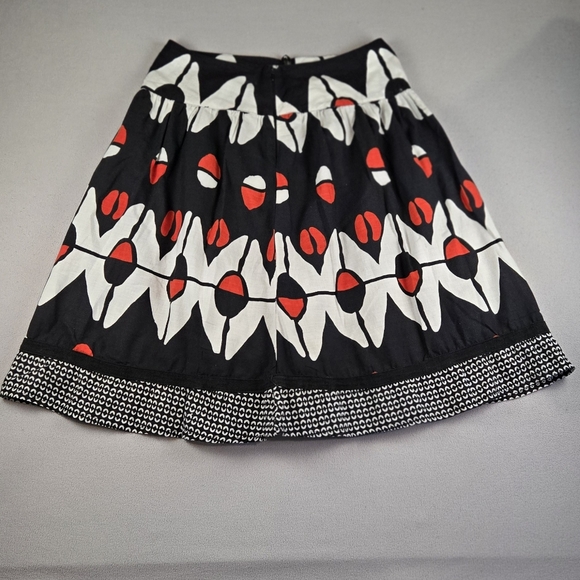 Mix Nouveau Black, Red, & White‎ Abstract A-Line Skirt LARGE - Picture 2 of 5